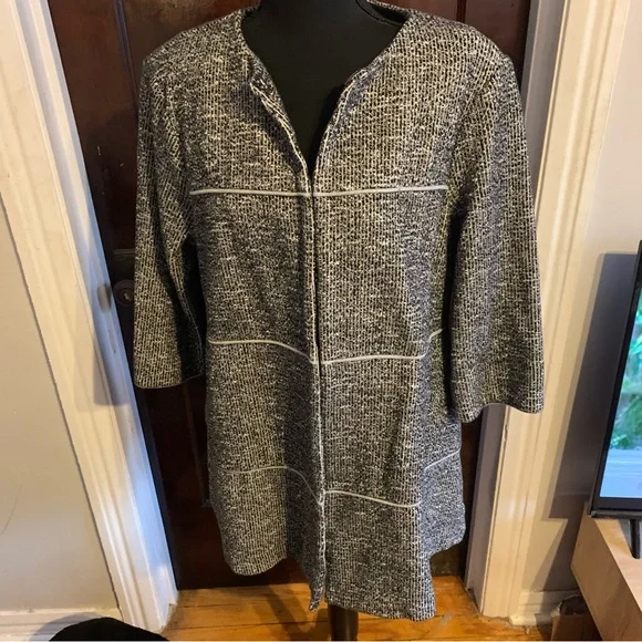 Cabi Black and White Textured Oversized Shacket Womens LARGE - Picture 5 of 10